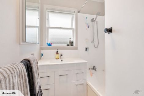 Photo of property in 1/4 Royal Arch Place, Rosehill, Papakura, 2113