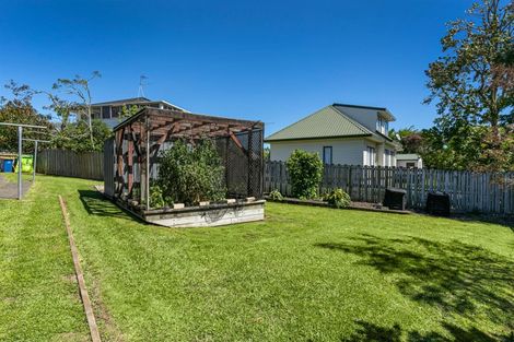 Photo of property in 3 Gala Place, Henderson, Auckland, 0612