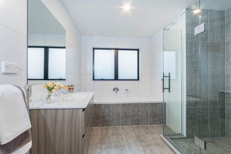Photo of property in 11 Kearns Drive, Hobsonville, Auckland, 0616