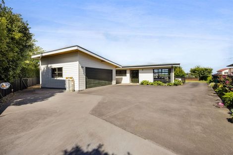 Photo of property in 11 Highfield Place, Highlands Park, New Plymouth, 4312