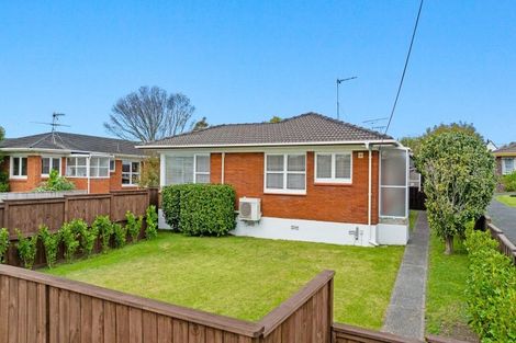 Photo of property in 1/18 Shakespeare Road, Milford, Auckland, 0620