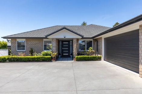 Photo of property in 74 Fernbrook Drive, Hurworth, New Plymouth, 4310