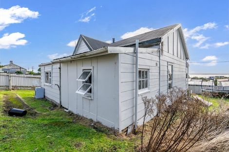 Photo of property in 1 Ann Street, Bluff, 9814