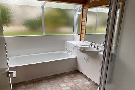 Photo of property in 36 Bronzewing Terrace, Unsworth Heights, Auckland, 0632