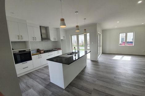 Photo of property in 11 Warbler Crescent, Papakura, 2110