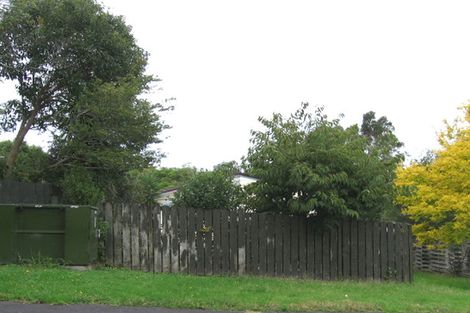 Photo of property in 5 Wickstead Place, Massey, Auckland, 0614