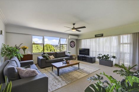 Photo of property in 11a Longview Drive, Merrilands, New Plymouth, 4312