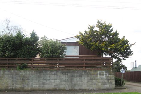 Photo of property in 46 Woodleigh Street, Frankleigh Park, New Plymouth, 4310