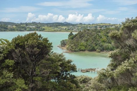 Photo of property in 90 Tahunatapu Road, Parua Bay, Whangarei, 0174