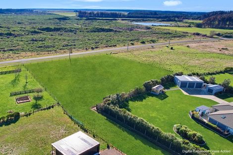 Photo of property in 3 Carex Grove, Foxton Beach, Foxton, 4815