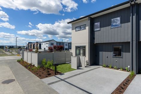 Photo of property in 11 Noel Hayden Street, Takanini, 2112