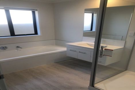 Photo of property in 229 Te Okuroa Drive, Papamoa, 3118