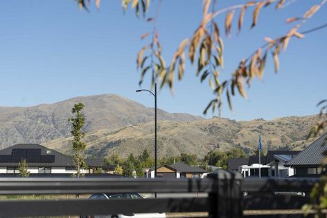 Photo of property in 1 Fraer Street, Cromwell, 9310