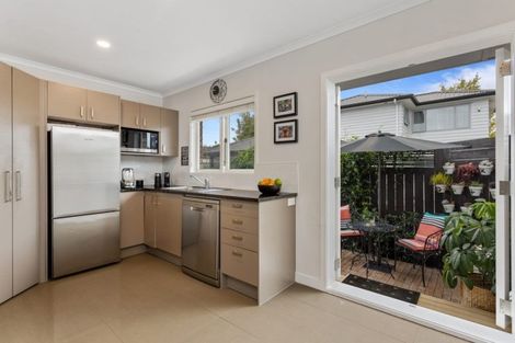 Photo of property in 22 Kervil Avenue, Te Atatu Peninsula, Auckland, 0610