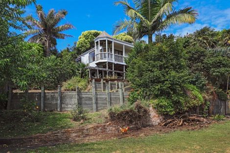 Photo of property in 2 Hadfield Terrace, Bluff Hill, Napier, 4110