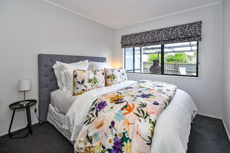 Photo of property in 187 Walter Strevens Drive, Conifer Grove, Takanini, 2112