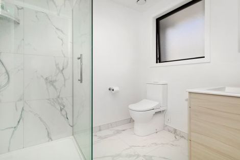 Photo of property in 2/4 Collingwood Street, Waterloo, Lower Hutt, 5011