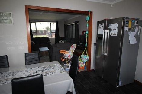 Photo of property in 12 Raglan Avenue, Cloverlea, Palmerston North, 4412