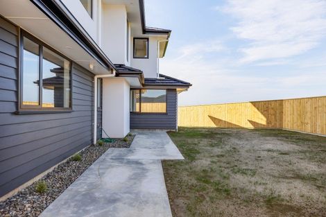 Photo of property in 19 Corsica Court, Fitzherbert, Palmerston North, 4410