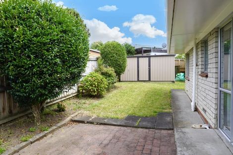 Photo of property in 2/220 Pakuranga Road, Pakuranga Heights, Auckland, 2010