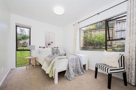 Photo of property in 17 Unsworth Drive, Unsworth Heights, Auckland, 0632