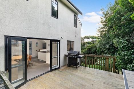 Photo of property in 23 Creswick Terrace, Northland, Wellington, 6012