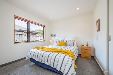 Photo of property in 2/14 Vincent Street, Waterloo, Lower Hutt, 5011