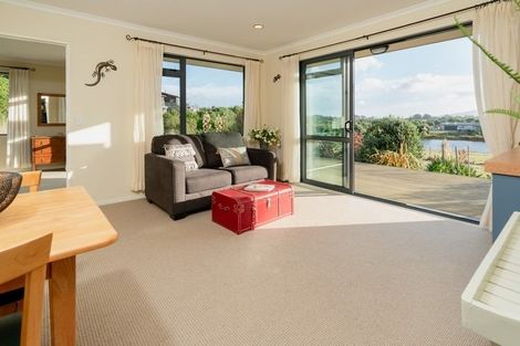 Photo of property in 97 Raukawa Road, Peka Peka, Waikanae, 5391