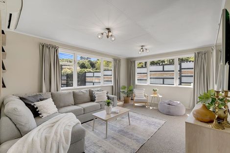 Photo of property in 70 Champion Street, Cannons Creek, Porirua, 5024