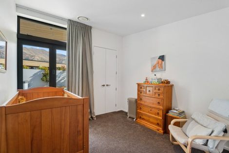 Photo of property in 2b Stackbrae Avenue, Wanaka, 9305