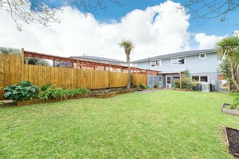 Photo of property in 6 Ravenwood Drive, Forrest Hill, Auckland, 0620