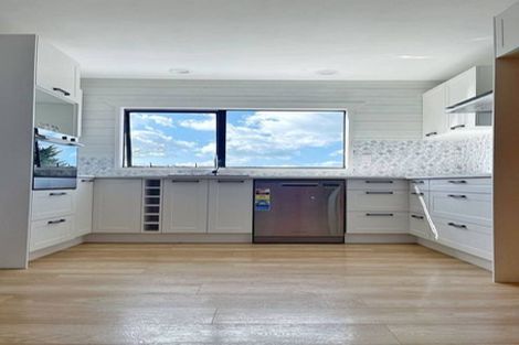 Photo of property in 7 Coubray Place, Botany Downs, Auckland, 2010