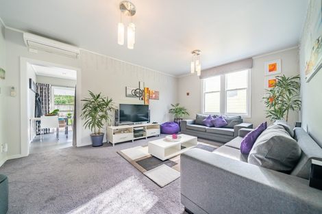 Photo of property in 25 Riddlers Crescent, Petone, Lower Hutt, 5012