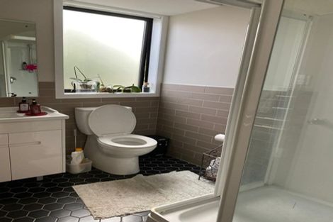 Photo of property in 1/15 Eske Place, Highland Park, Auckland, 2010