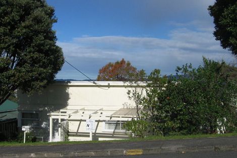 Photo of property in 15 Donovan Avenue, Massey, Auckland, 0614