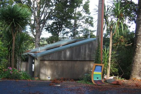 Photo of property in 31 York Road, Titirangi, Auckland, 0604