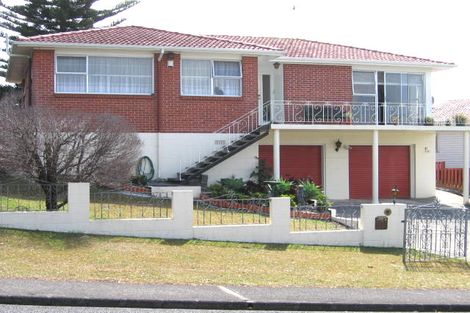 Photo of property in 22 Felgrove Street, Glendene, Auckland, 0602