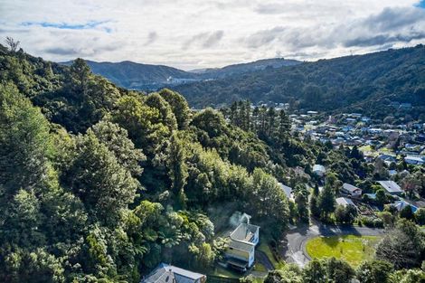 Photo of property in 34 Ngahere Street, Stokes Valley, Lower Hutt, 5019