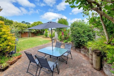 Photo of property in 118 Glen Road, Ranui, Auckland, 0612