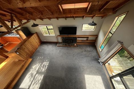 Photo of property in 11 Richmond Hill, Glenside, Wellington, 6037