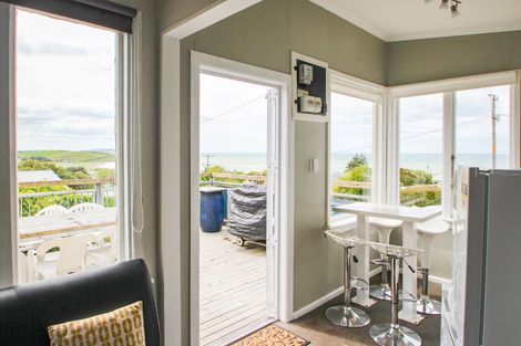 Photo of property in 16 Stirling Street, Kakanui, Oamaru, 9495