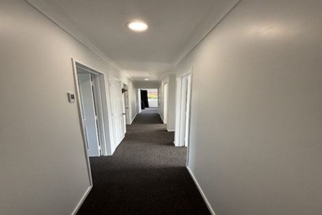 Photo of property in 8a Oakwood Place, Pukekohe, 2120