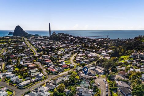 Photo of property in 15 Mount View Place, Spotswood, New Plymouth, 4310