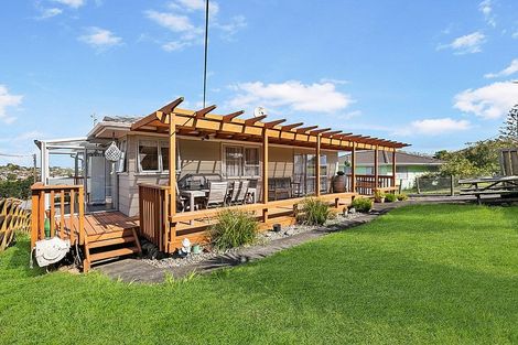Photo of property in 299 Sunset Road, Sunnynook, Auckland, 0632