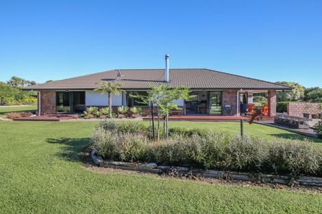 Photo of property in 47 Pohutukawa Drive, Levin, 5571