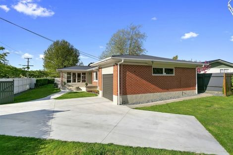 Photo of property in 322 Shakespeare Street, Leamington, Cambridge, 3432