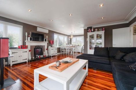 Photo of property in 94 Colwill Road, Massey, Auckland, 0614