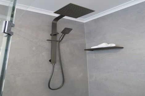 Photo of property in 2 Paapaka Way, Waiuku, 2123