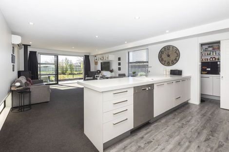 Photo of property in 19 Albert Sheppard Close, Yaldhurst, Christchurch, 8042