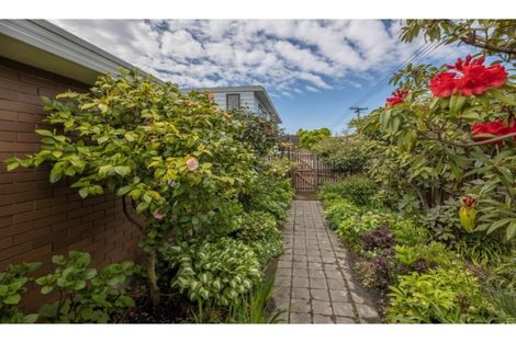 Photo of property in 1/124 Hamilton Avenue, Ilam, Christchurch, 8041
